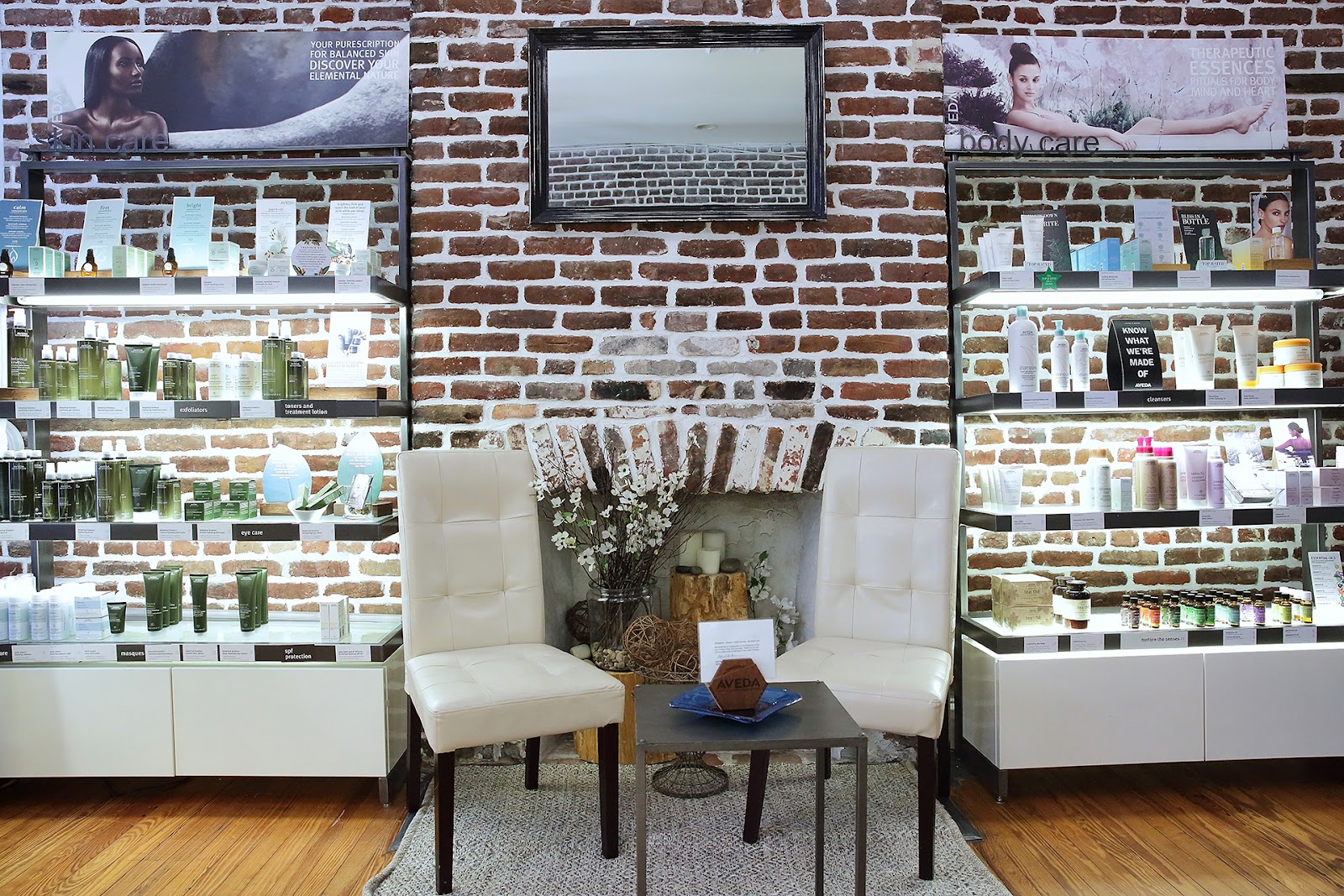 Lordis Loft Salon & Spa - Aveda - King Street nail photo 2